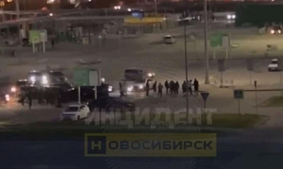 В Новосибирске на видео попала массовая драка на Родниках