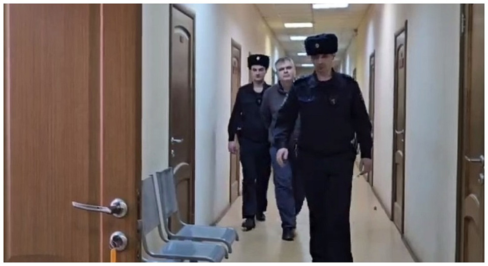 Суд арестовал имущество директора спортшколы «Центр ВВС» в Новосибирске