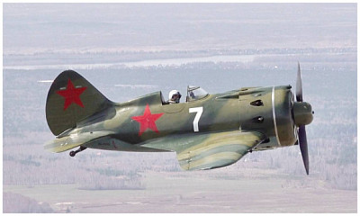 Единственный в РФ истребитель И-16 времён ВОВ поднялся в небо над Новосибирском