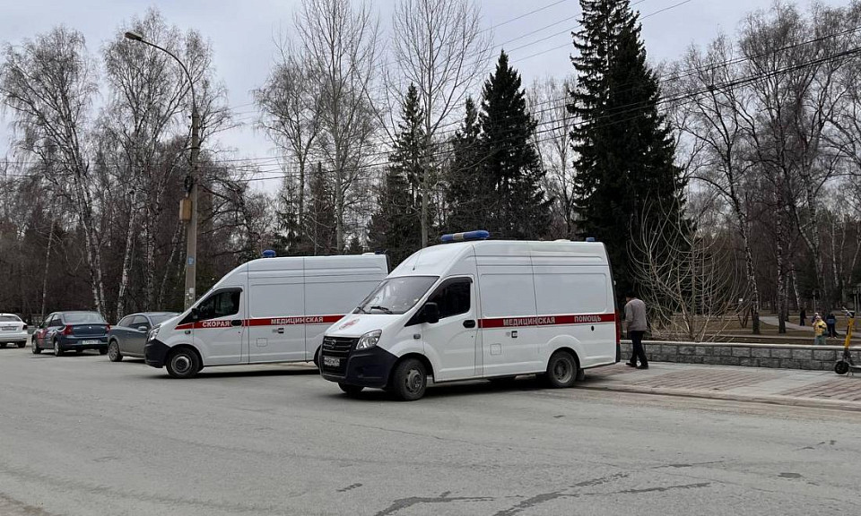 В Новосибирске нашли тело мужчины в запертой квартире на улице Саввы Кожевникова