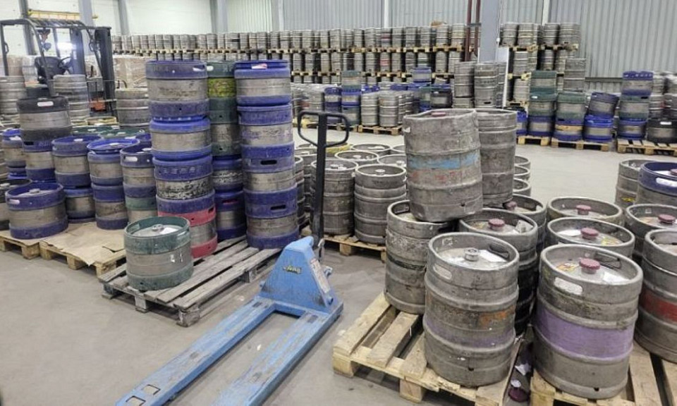 В Новосибирске изъяли свыше 16 тысяч литров пива неясного происхождения