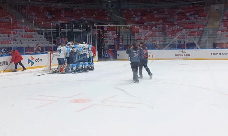Новосибирская команда «Филигран» выиграла в финале НХЛ в Сочи