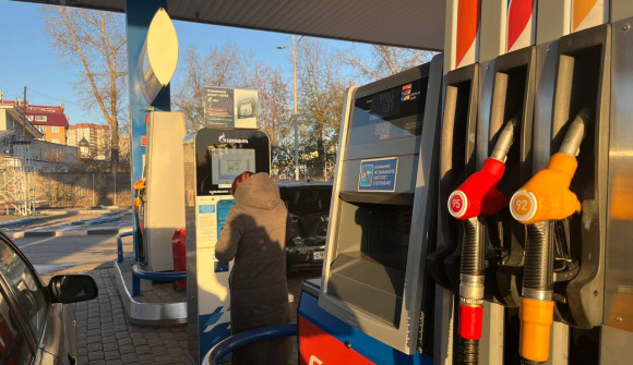 Новосибирский эксперт рассказал водителям, как сэкономить на бензине