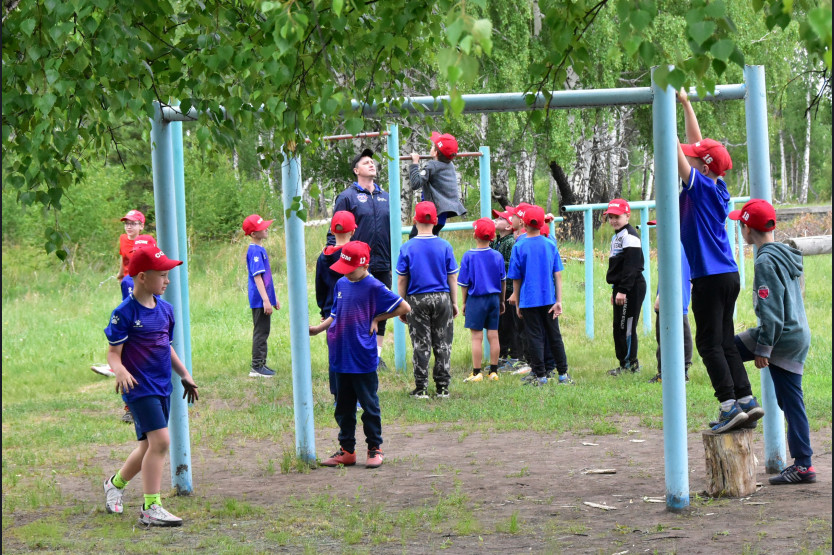 Тренировки и отдых: вторая смена открылась в детских спортивных лагерях