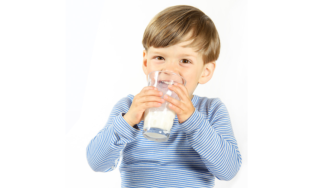 Простой лайфхак как взбить белки без миксера и венчика