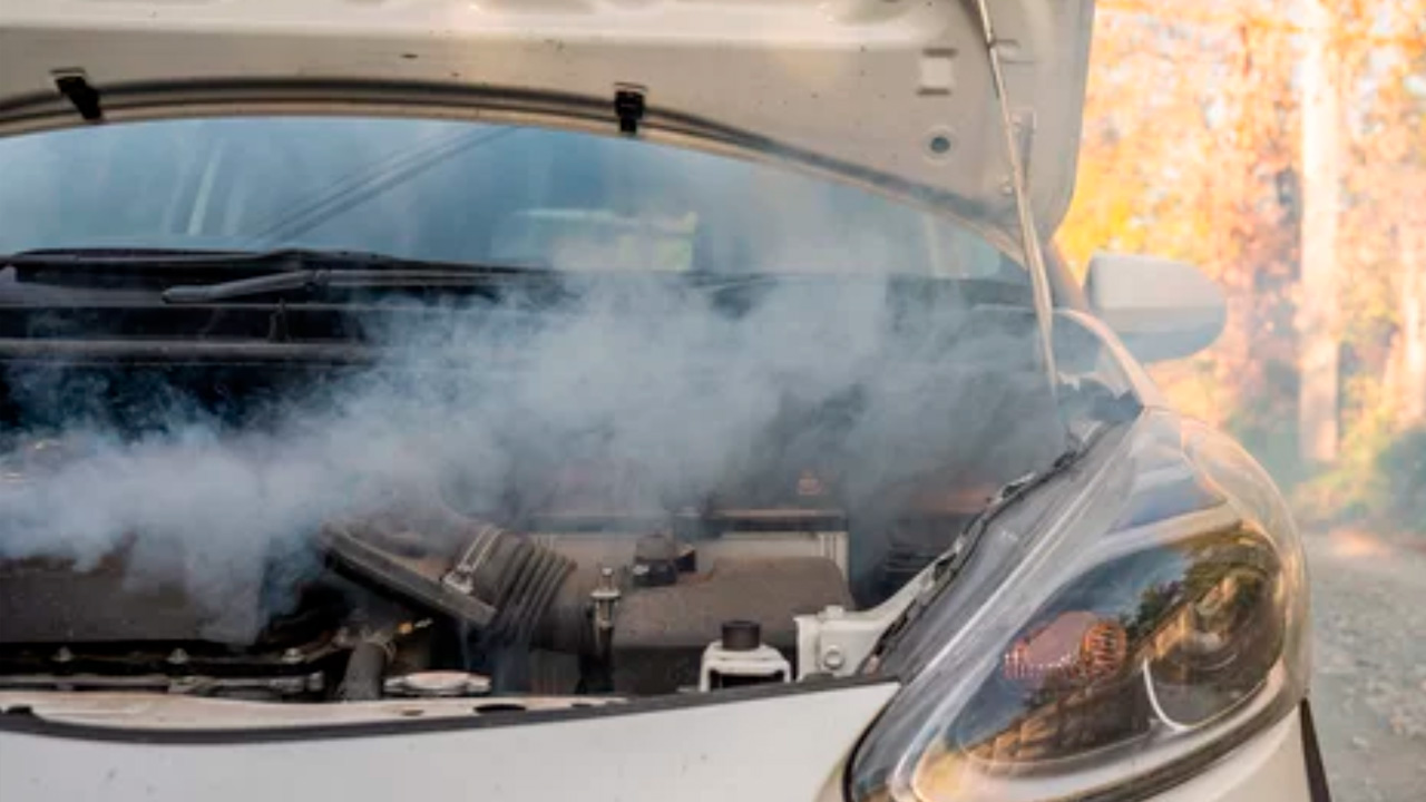 дым из-под капота.jpg