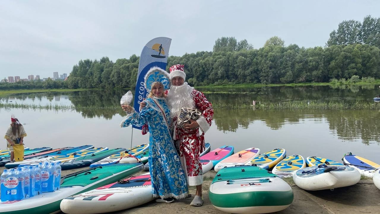 Пышногрудая медсестра и амазонки: как прошёл карнавальный заплыв на сапах в  Новосибирске | Новости – Gorsite.ru