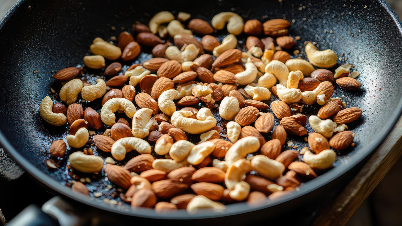 жаренные орехи ИИ freepik.com.jpg