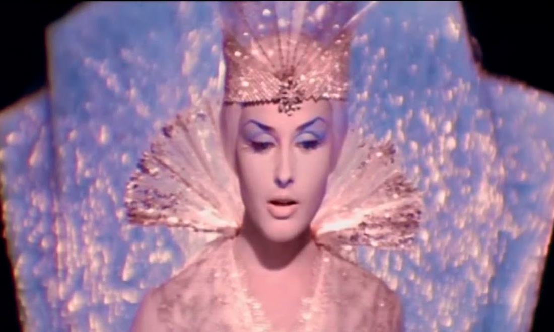 Скрин из кф Снежная королева 1966.jpg Скрин из кф Снежная королева 1966.jpg