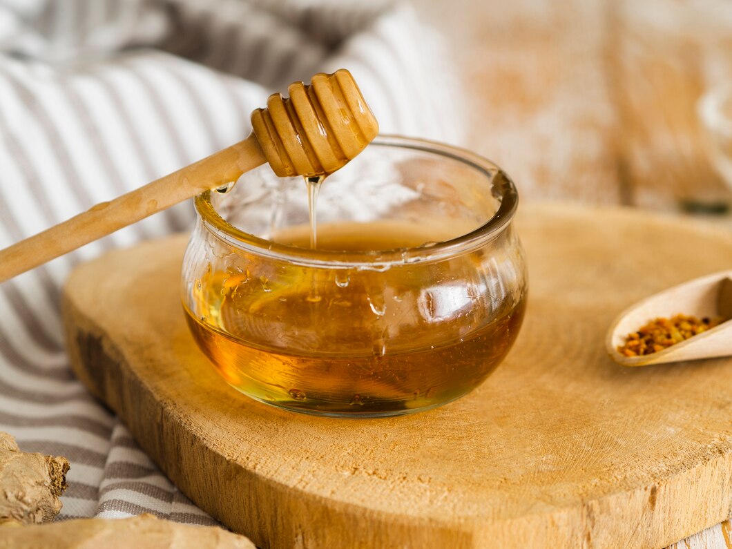 delicious-honey-bowl_23-2148346653.jpg