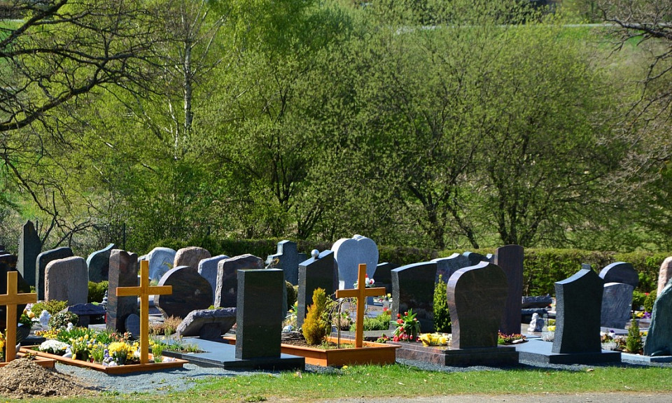 С 28 мая умирать в Новосибирске станет существенно дороже