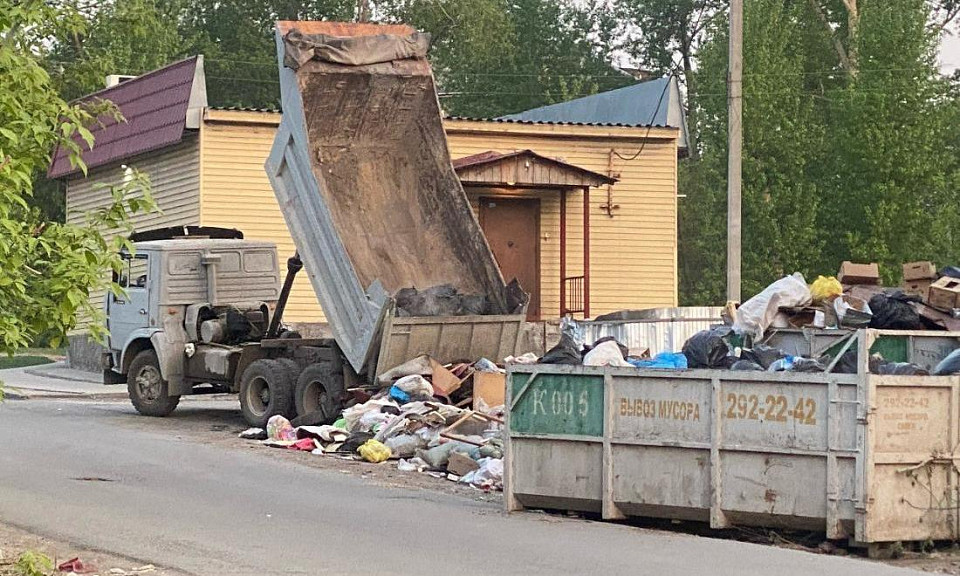 Привозят мусор на КамАЗах: найдены виновные в хаотичных свалках в Новосибирске