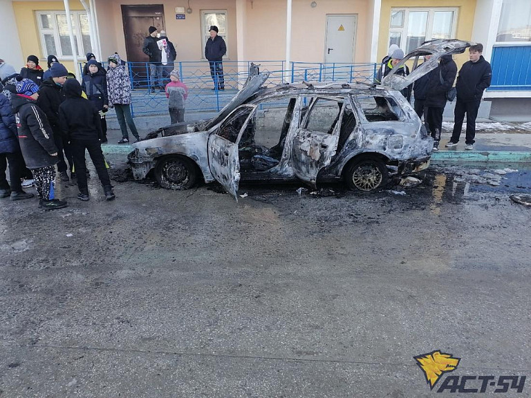 Ревнивый житель Новосибирска со второго раза сжёг машину конкурента