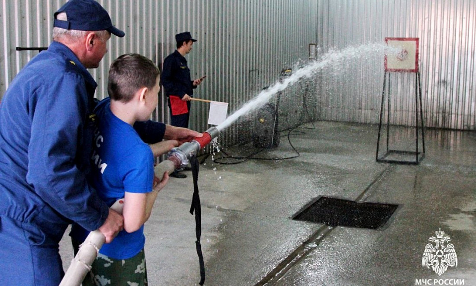 Кадеты из Новосибирской области боролись за звание лучших пожарных