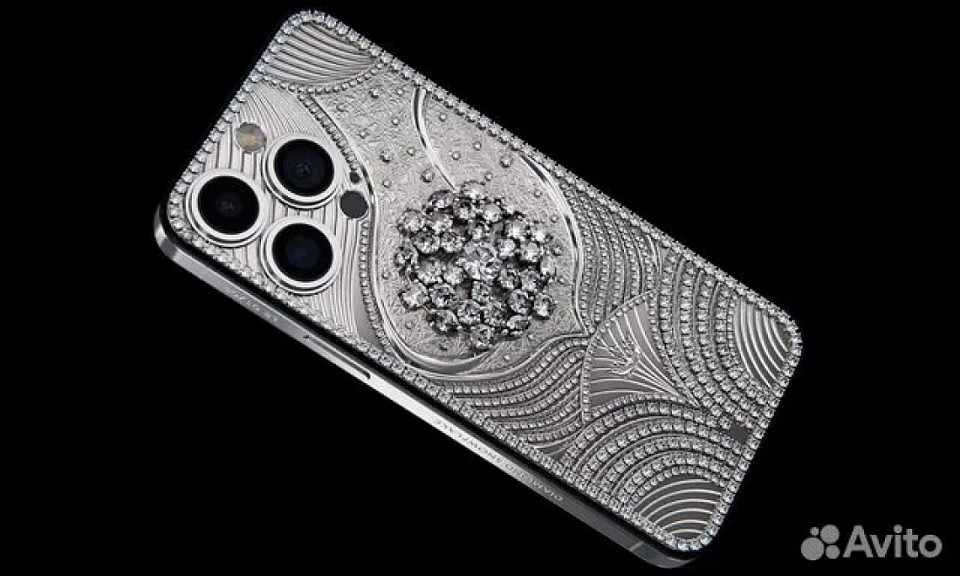 «Айфон» с бриллиантами продают за 50 миллионов рублей в Новосибирске