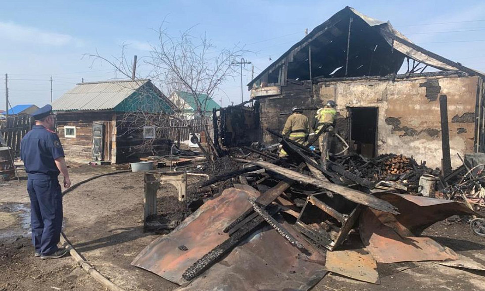 Восьмилетняя девочка погибла в пожаре в Новосибирской области