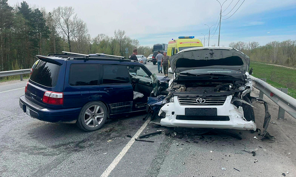 В Караганде на трассе в аэропорт произошло массовое ДТП. Есть пострадавшие