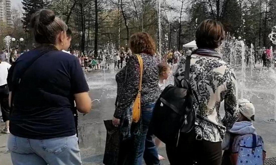 В Центральном парке Новосибирска запустили светомузыкальный фонтан
