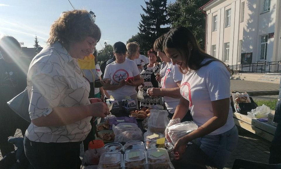 Плели тактические браслеты и писали письма бойцам жители Куйбышева