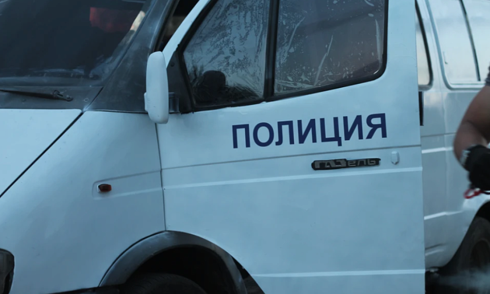 В Новосибирске у НГПУ заметили машины силовиков