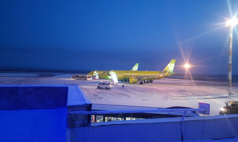 171 человек в Новосибирске вынужден ждать рейс в Анталью 10 часов