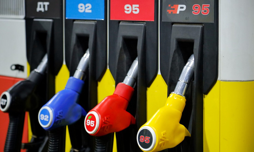 Новосибирск оказался на 16-м месте по цене на бензин в стране