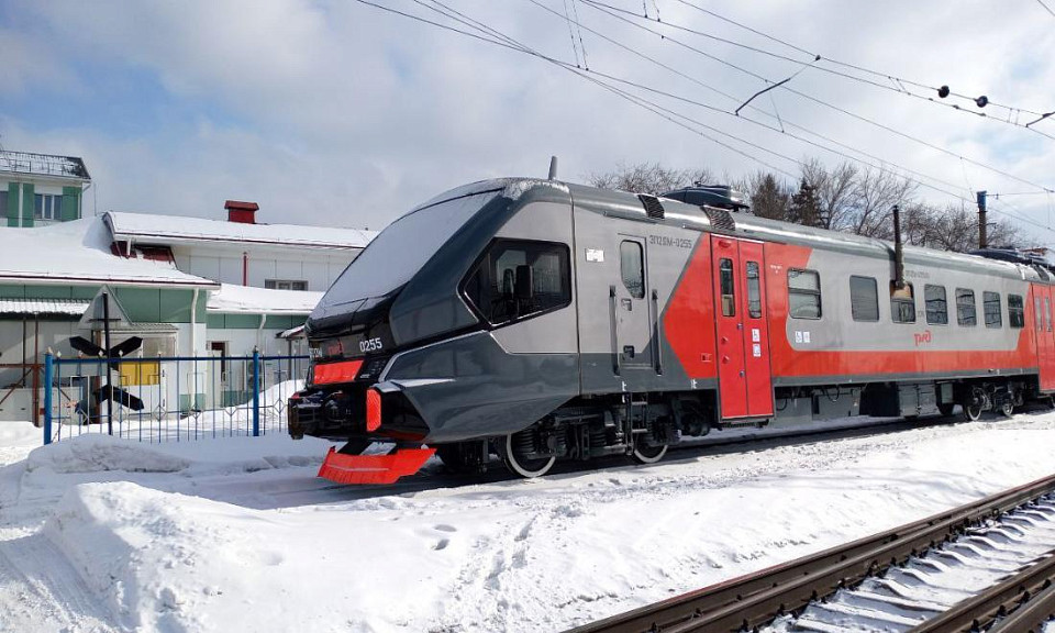 В Новосибирске на железнодорожные пути вышли новые вагоны