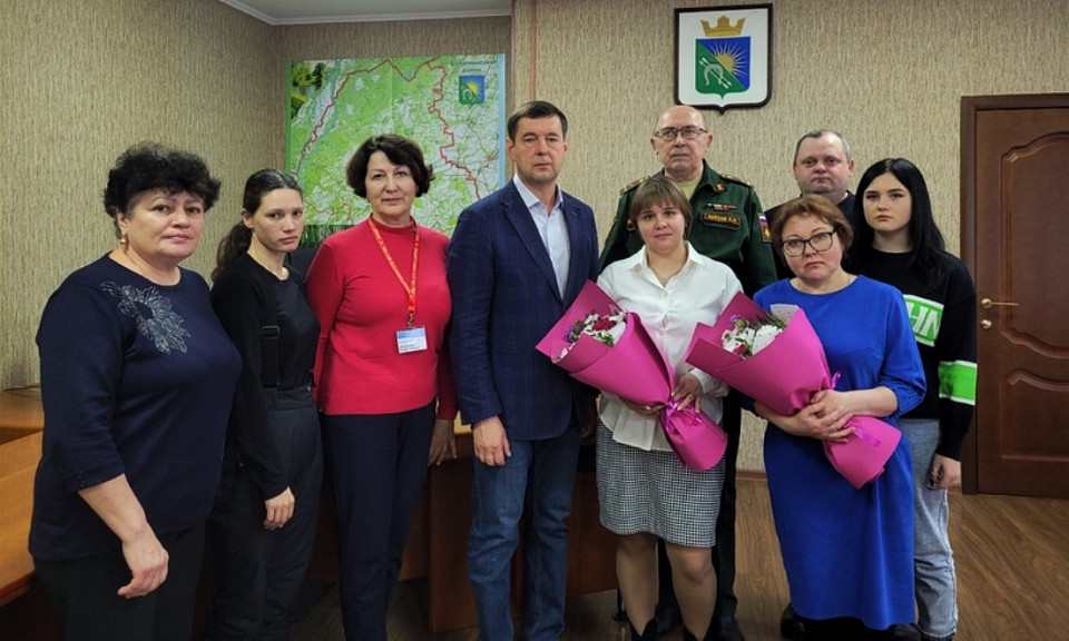 Два посмертных ордена Мужества вручили семьям погибших бойцов под Новосибирском