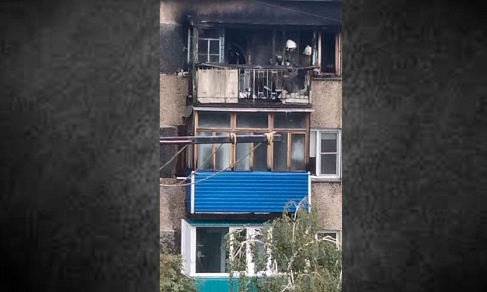 Соседи спасли от пожара дедушку и его правнуков в Новосибирской области