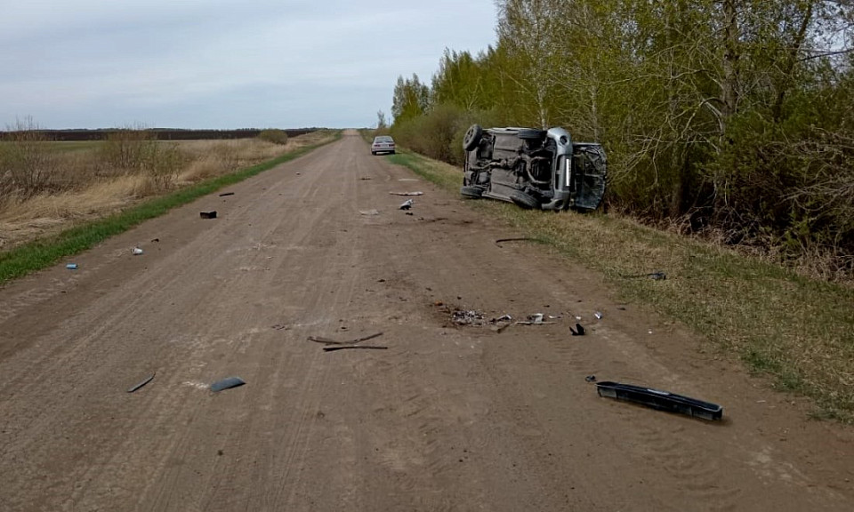 Водитель погиб после сальто автомобиля в Новосибирской области