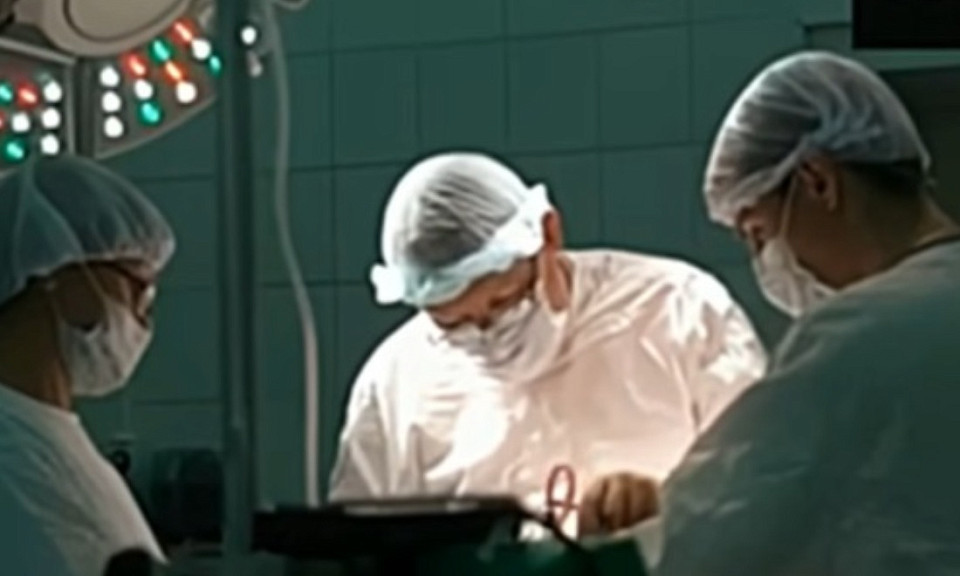 Телеведущая Юлия Мешьшова показала работу хирурга Колыбелкина из Новосибирска