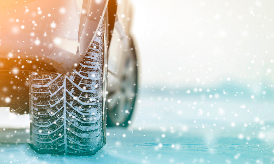 Гололёд и снежные заносы: инспектор назвала особенности зимнего вождения