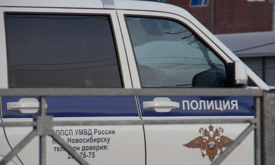 Пассажирский автобус № 3 столкнулся с иномаркой в Заельцовском районе Новосибирска
