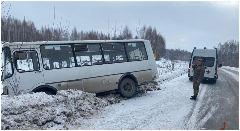 Сотрудник Росгвардии спас от приступа водителя автобуса под Новосибирском