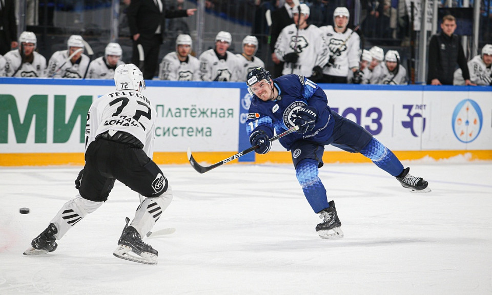 Новосибирские хоккеисты завершают год поражением от «Трактора»