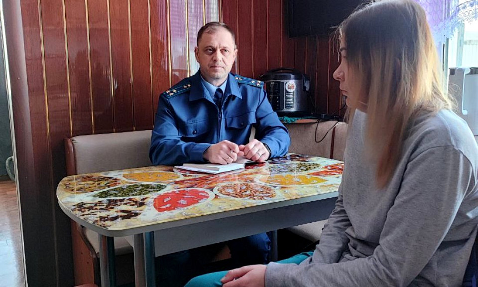 Инвалид из села в Татарском районе пожаловалась прокурору на жилищные условия