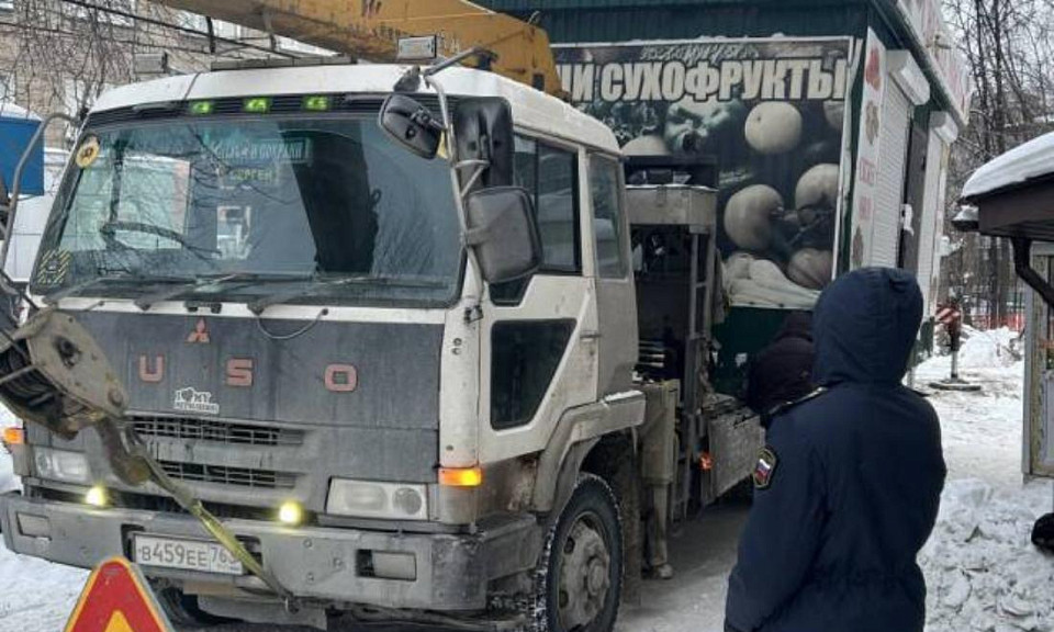 Рабочие ликвидировали киоски в Дзержинском районе Новосибирска
