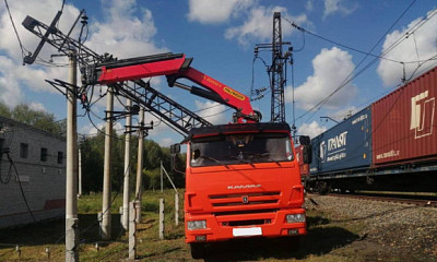 ЧП в Новосибирской области: кран сорвал контактную сеть железной дороги