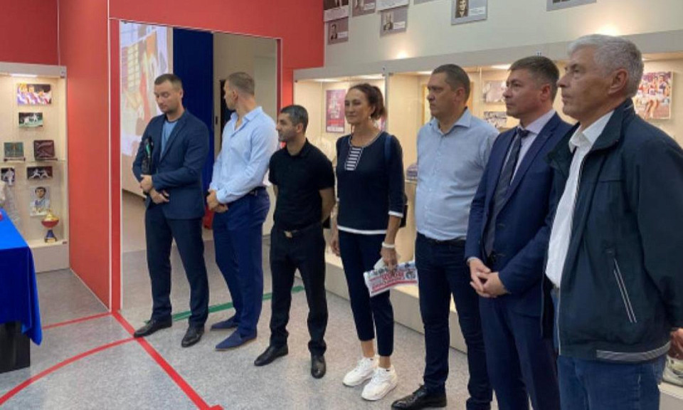 Выставка в честь именитых новосибирских тренеров открылась регионе