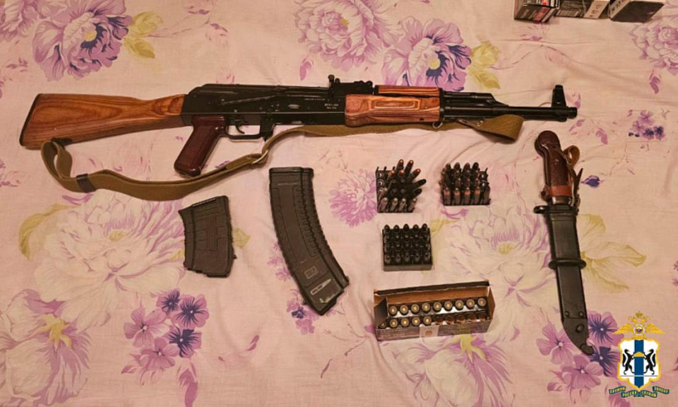 Жителя Новосибирска задержали по подозрению в незаконном обороте оружия