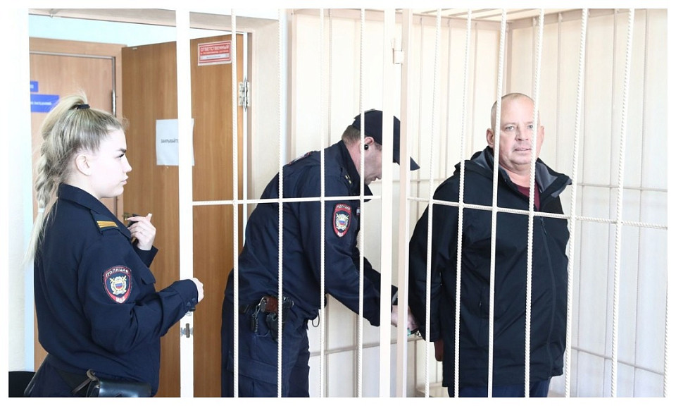 В Новосибирске отправили под домашний арест экс-главу «Горсвета» Анакина