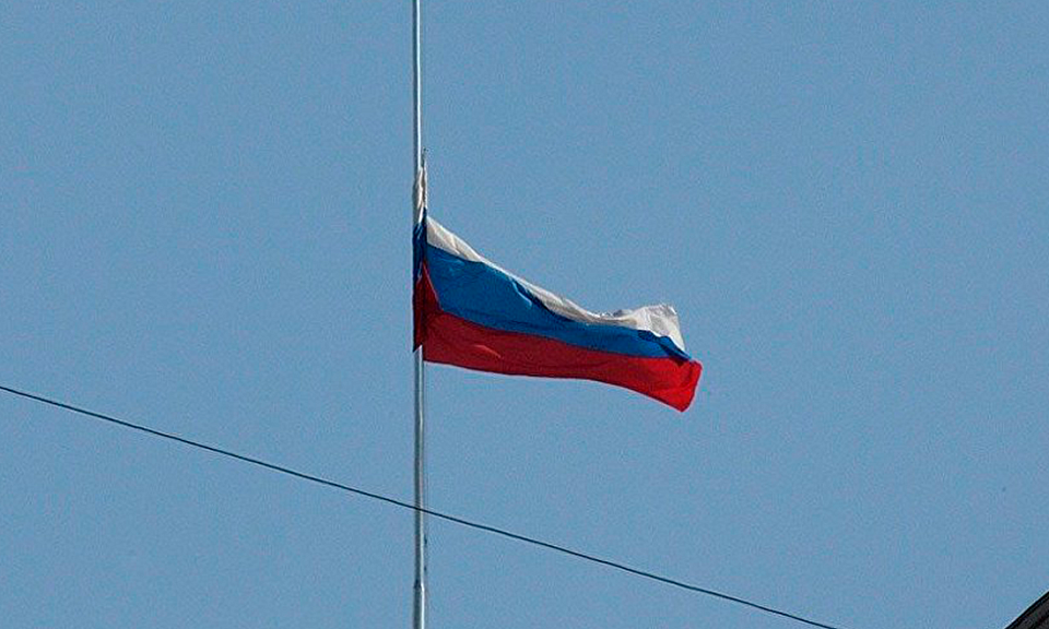 В Новосибирске в день общенационального траура приспустили государственные флаги