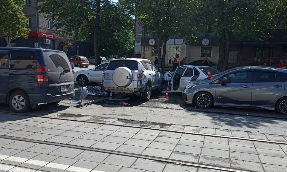 Пять автомобилей и три пострадавших: массовой аварии в Новосибирске