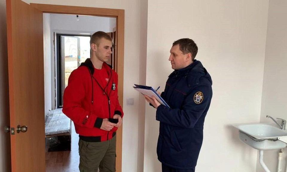 Бывшего замглавы Здвинского района оштрафовали за сдачу сиротам негодного жилья