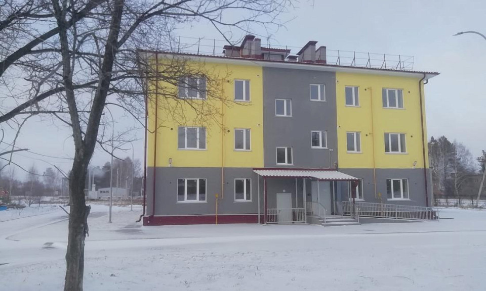 13-квартирный дом для детей сирот и бюджетников построили в Коченёвском районе