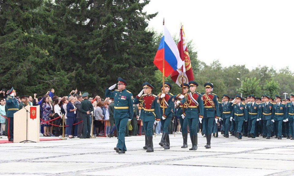 Курсанты первого курса Новосибирского военного института Росгвардии приняли военную присягу
