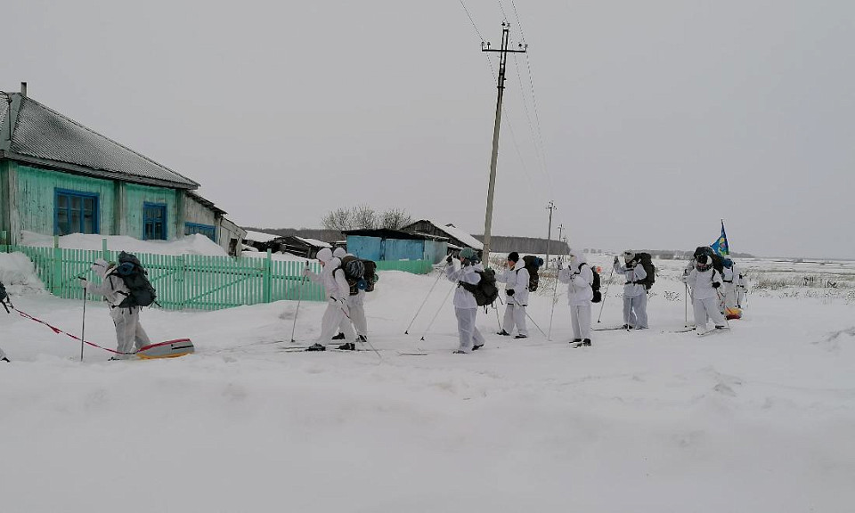 Барабинские школьники отправились в лыжный поход