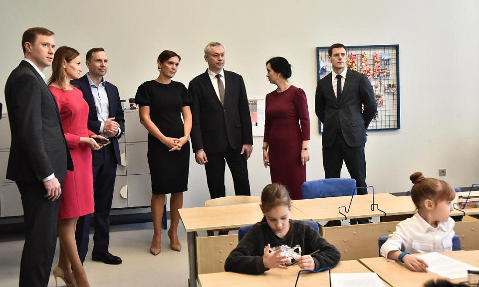 Губернатор Новосибирской области оценил частную школу с изучением IT