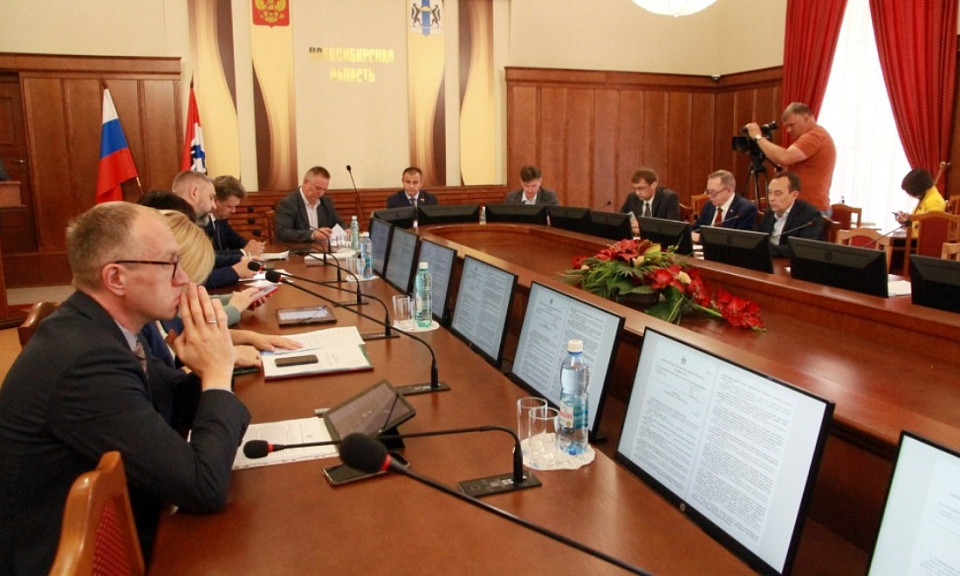 В Новосибирске депутаты Заксобрания отвергли идею областного референдума