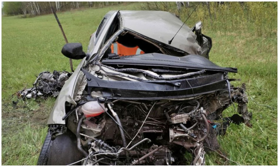 Водитель и пассажир иномарки погибли в ДТП грузовиком в Новосибирской области